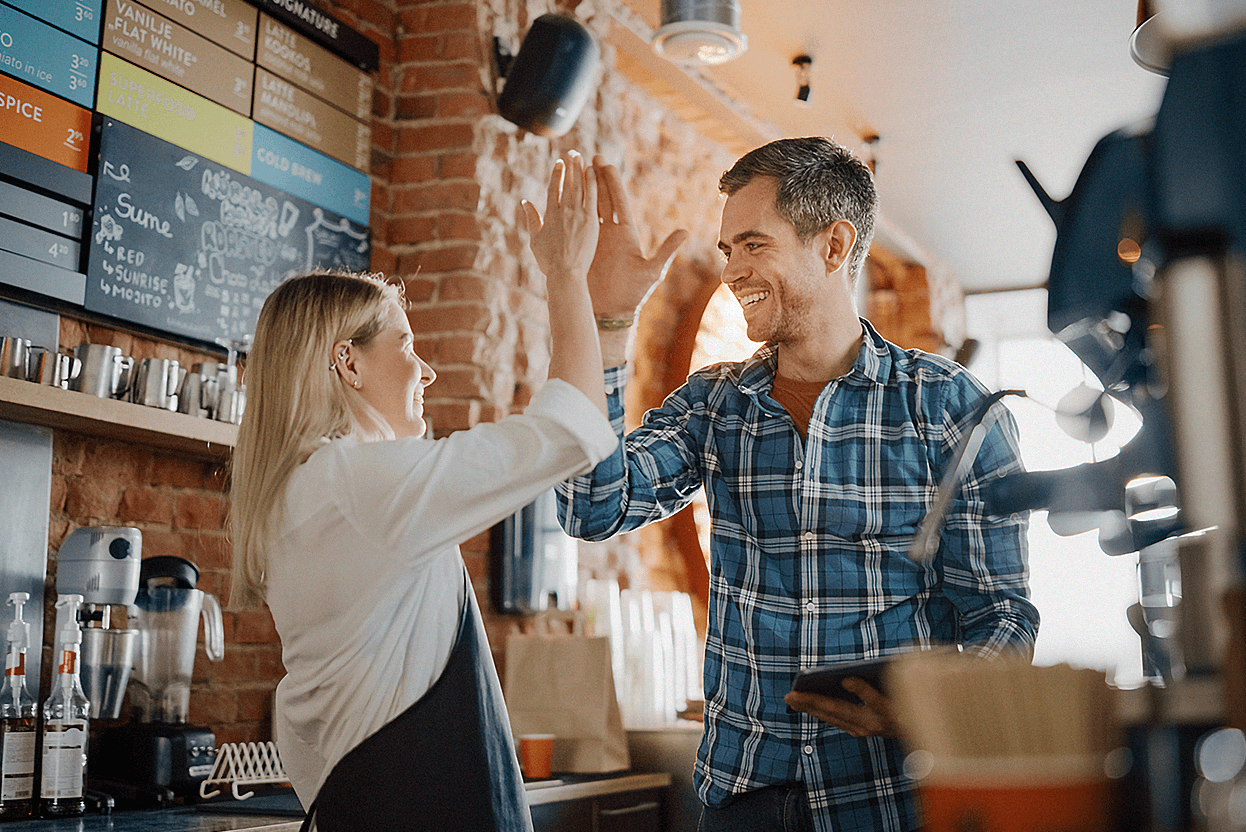 Parceria entre amigos donos de restaurante via programa Consumer